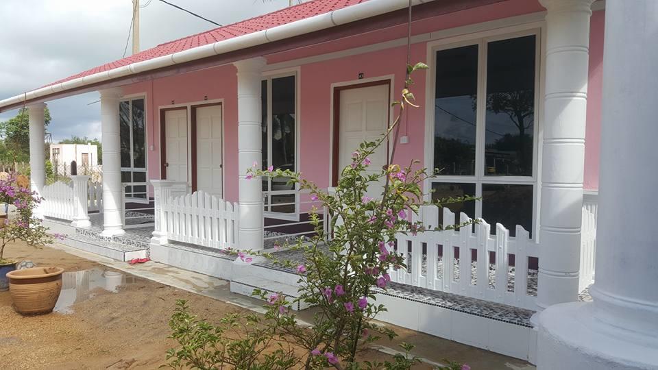Iz Budget 2 Kampung Kuala Besut Buitenkant foto